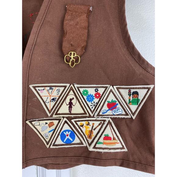 Girl Scouts Size S Plus Brown Vest with Patches and Pins 2002 - Picture 3 of 9